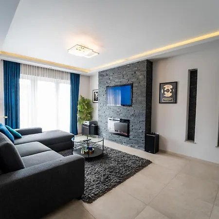 Villa Jacuzzi - Basketball Court - Big Garden - 9 Guests *
