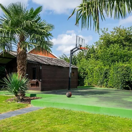 Jacuzzi - Basketball Court - Big Garden - 9 Guests *