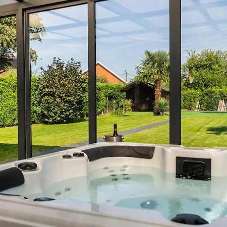 Jacuzzi - Basketball Court - Big Garden - 9 Guests *